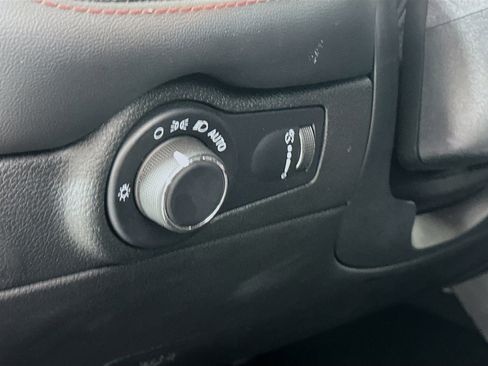 Used 2025 Dodge Durango GT image 17