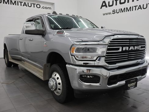 Used 2023 RAM 3500 Laramie AWD/4WD image 2