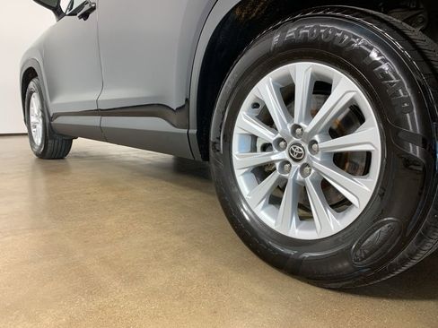 Used 2024 Toyota Grand Highlander AWD Hybrid image 17