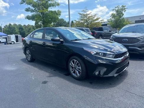 Certified 2023 Kia Forte LXS FWD image 7