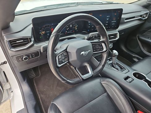 Used 2024 Ford Mustang Premium image 13
