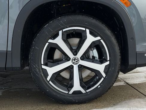 New 2026 Volkswagen Tiguan SE image 8