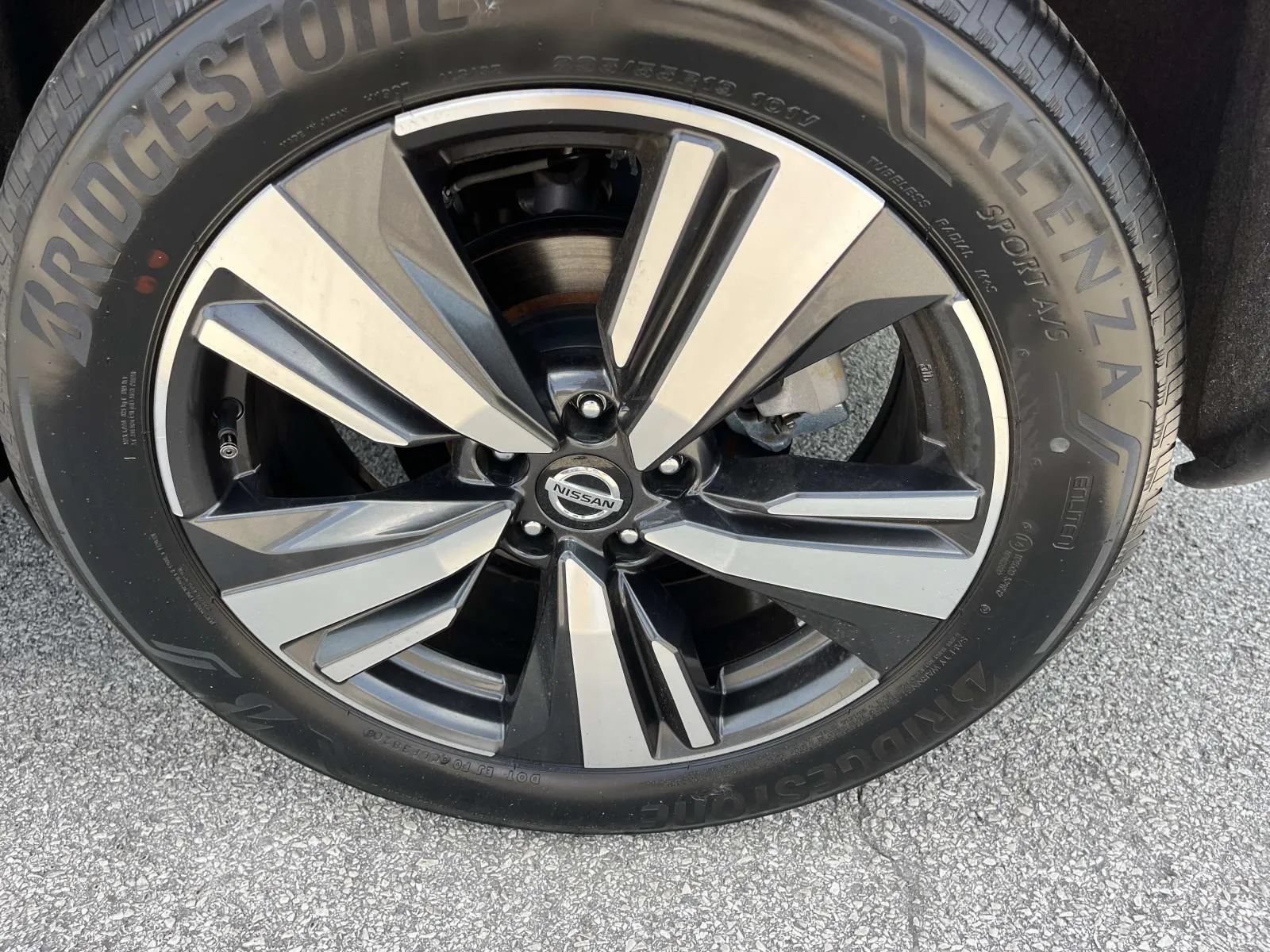 Used 2021 Nissan Rogue Platinum FWD image 11