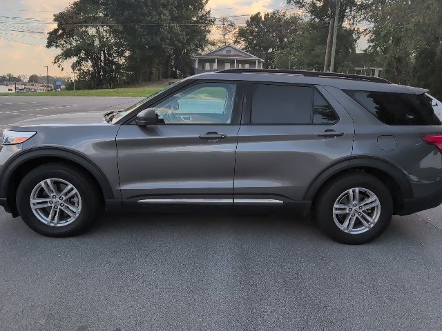 Used 2022 Ford Explorer XLT RWD image 4