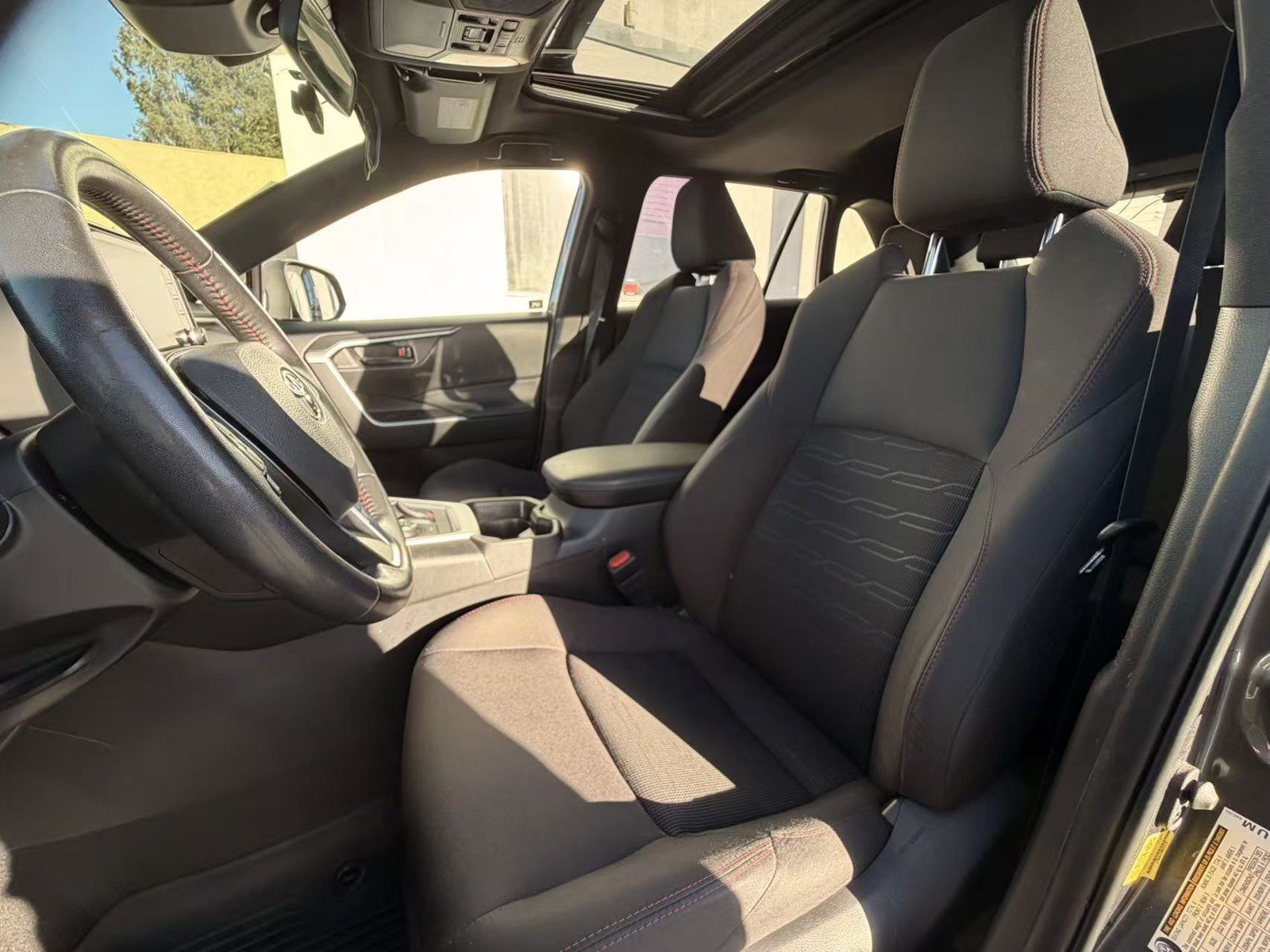 Used 2021 Toyota RAV4 SE w/ Weather & Moonroof Package AWD/4WD image 7