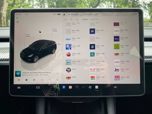 Used 2023 Tesla Model Y AWD image 29