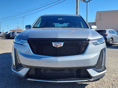Used 2024 Cadillac XT6 Sport image 2