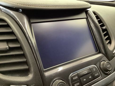 Used 2018 Chevrolet Impala LT FWD image 17