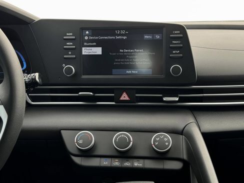 New 2025 Hyundai Elantra SE image 19