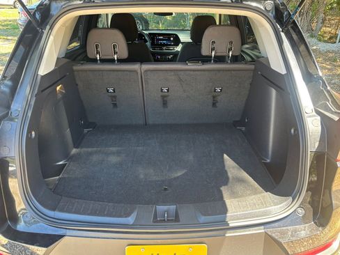 Used 2025 Chevrolet TrailBlazer LT FWD image 32