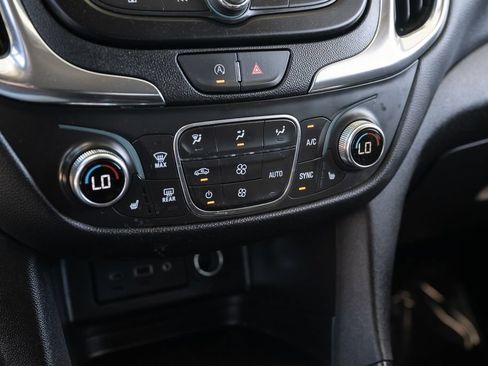 Used 2024 Chevrolet Equinox LT FWD image 33