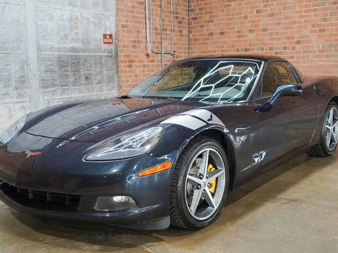 Used 2013 Chevrolet Corvette Coupe w/ 4LT Preferred Equipment Group RWD image 19