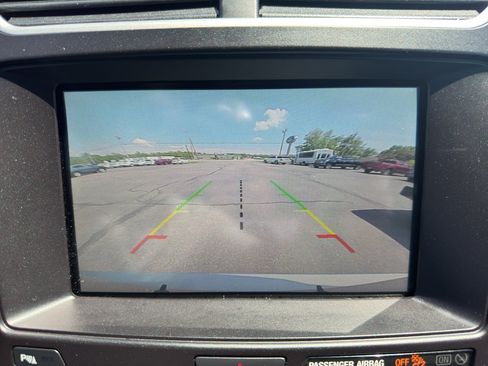 Used 2017 Ford Explorer XLT w/ Equipment Group 202A AWD/4WD image 23