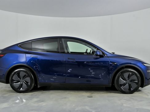 Used 2026 Tesla Model Y Long Range AWD/4WD image 14
