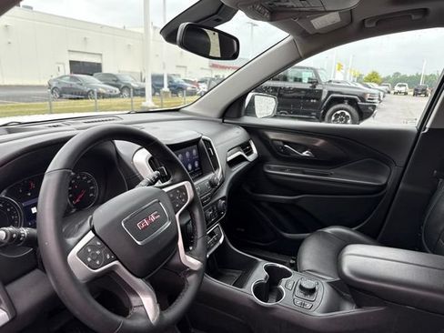 Used 2023 GMC Terrain SLT w/ Infotainment Package II FWD image 14