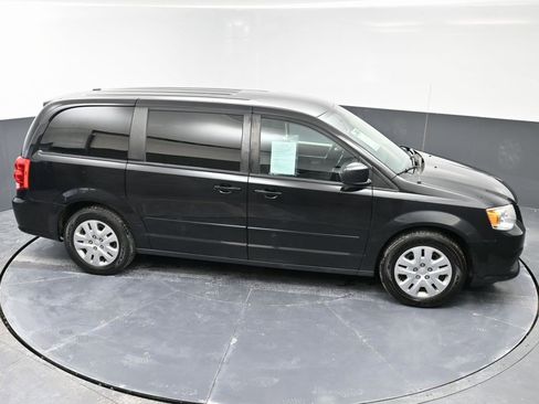 Used 2017 Dodge Grand Caravan SE w/ Power Window Group image 44