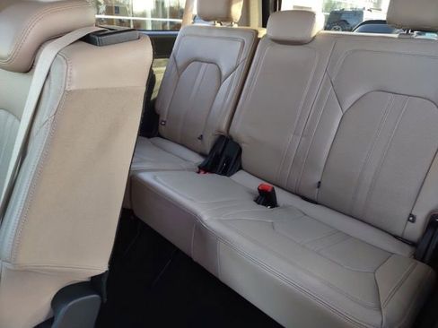 Used 2024 Ford Expedition Max Limited image 19
