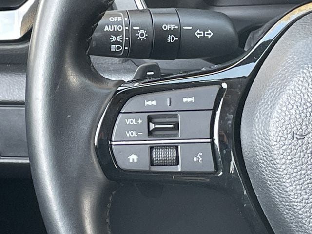 Used 2025 Honda Pilot Touring image 14