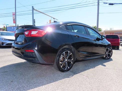 Used 2019 Chevrolet Cruze LT w/ RS Package FWD image 4