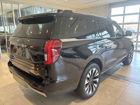 Certified 2025 Ford Expedition Platinum w/ Driver's Package AWD/4WD image 3