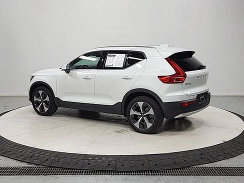 Used 2024 Volvo XC40 B5 Plus AWD/4WD image 6