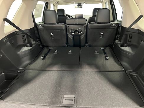 New 2025 Honda Pilot Touring image 37