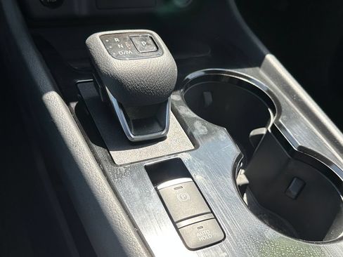 Used 2026 Nissan Rogue SV FWD image 31