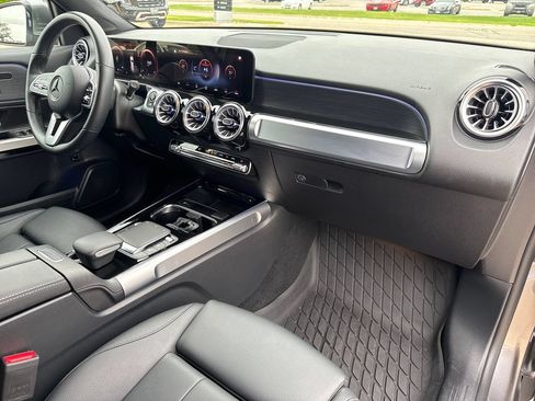 Used 2023 Mercedes-Benz GLB 250 4MATIC image 41