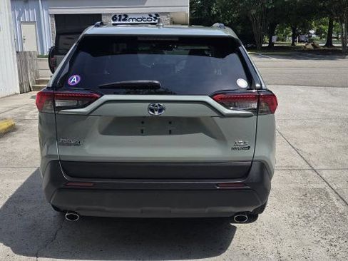 Used 2021 Toyota RAV4 XLE w/ Convenience Package AWD/4WD image 4