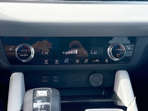 New 2026 Mitsubishi Outlander SE FWD image 16
