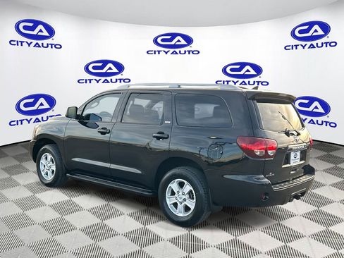 Used 2019 Toyota Sequoia SR5 image 6