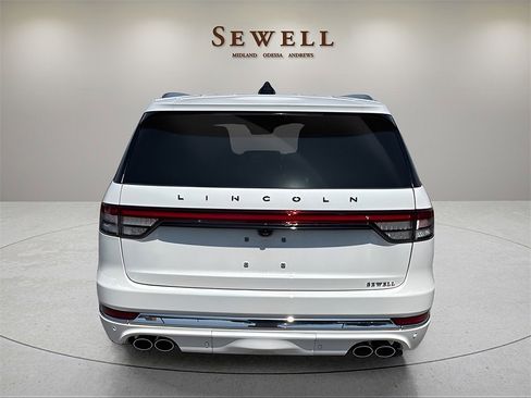 New 2025 Lincoln Aviator Black Label image 4