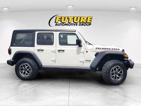 Used 2024 Jeep Wrangler Unlimited Rubicon AWD/4WD image 3