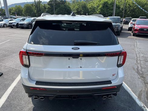New 2026 Ford Explorer ST w/ Sun And Sound Package AWD/4WD image 7