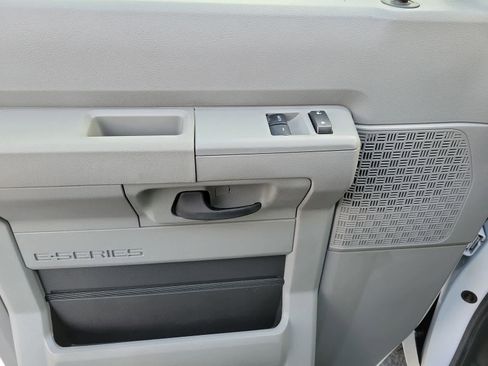 Used 2021 Ford E-350 and Econoline 350 Super Duty w/ Power Windows & Locks Group image 12