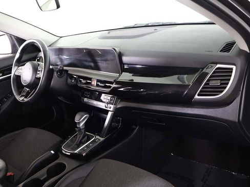 Used 2025 Kia Seltos S image 27