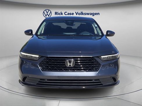 Used 2025 Honda Accord Touring image 4