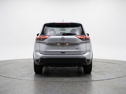 Used 2025 Nissan Rogue SV AWD/4WD image 6