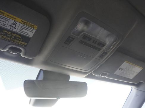 Used 2018 Toyota Highlander XLE image 16