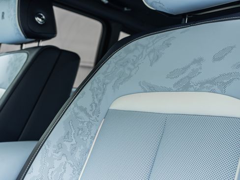 Used 2025 Rolls-Royce Cullinan Black Badge AWD/4WD image 28