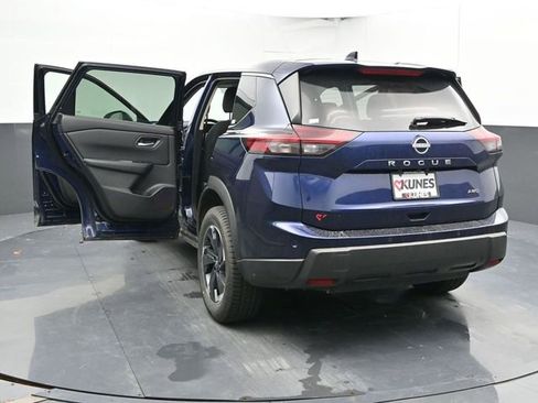 Used 2025 Nissan Rogue SV image 36