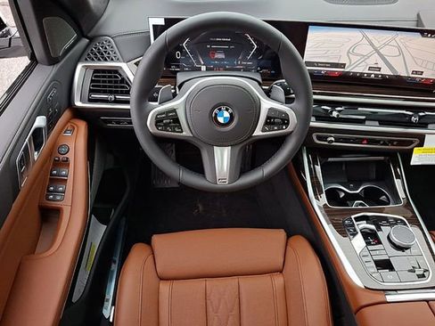 Certified 2026 BMW X7 xDrive40i AWD/4WD image 8