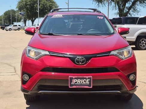 Used 2017 Toyota RAV4 XLE FWD image 2