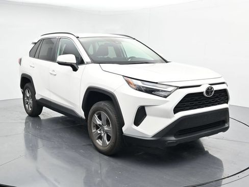 Used 2024 Toyota RAV4 XLE AWD/4WD image 2