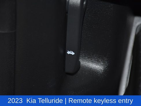 Used 2023 Kia Telluride EX w/ EX Captain's Chair Package FWD image 10