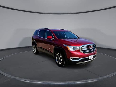 Used 2019 GMC Acadia SLT FWD image 2