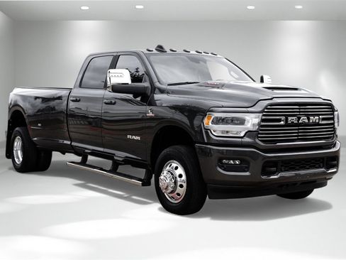 Used 2024 RAM 3500 Laramie w/ Sport Appearance Package image 5