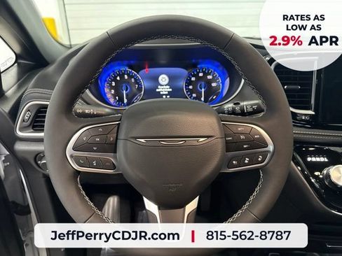 New 2027 Chrysler Pacifica Select FWD image 28