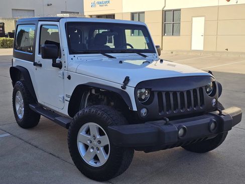 Used 2016 Jeep Wrangler Sport w/ Quick Order Package 24S AWD/4WD image 3