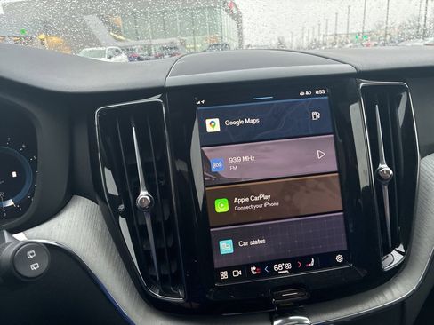 Used 2025 Volvo XC60 B5 Plus image 10